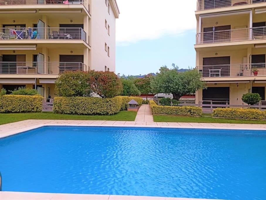 Apartamento En Primera Linea De Mar Roses Exterior foto